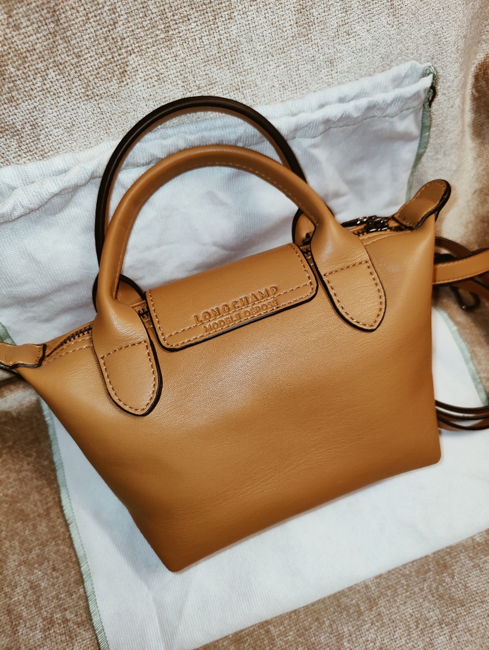 New 🆕 Longchamp LE PLIAGE XTRA XS HANDBAG In Cashew Leather - Picture 6 of 11